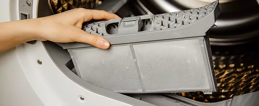 Signs Of A Clogged Dryer Lint Trap in Fairwood, Washington